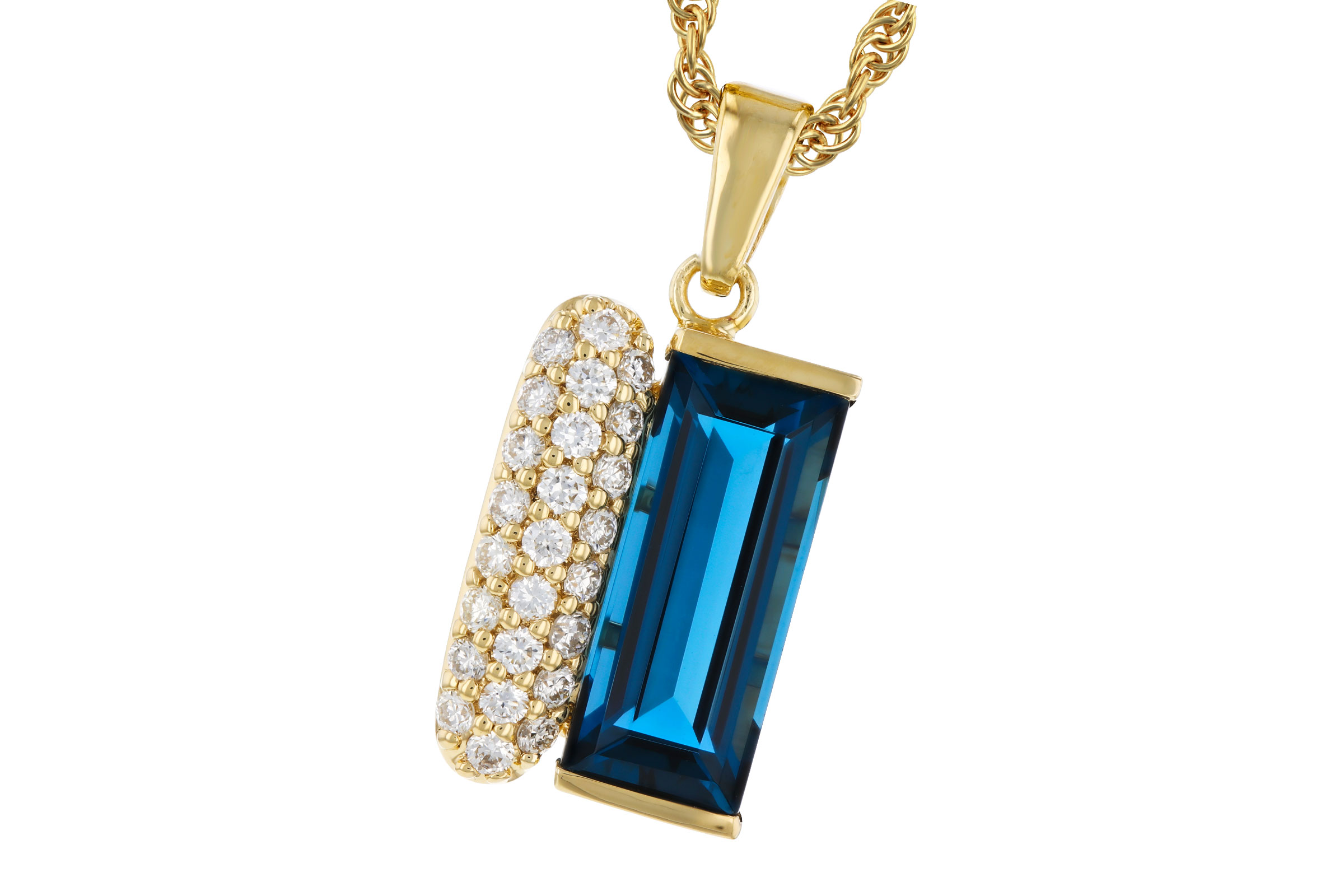 A294-02484: NECK 2.67 LONDON BLUE TOPAZ 2.92 TGW (12x5MM BT)