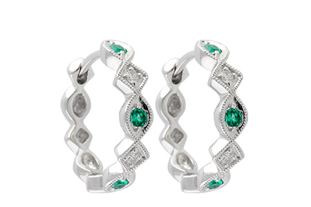 E204-92520: EARRINGS .13 EMERALD .18 TGW