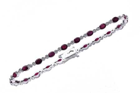 F202-27020: BRACELET 4.08 RUBY 4.55 TGW
