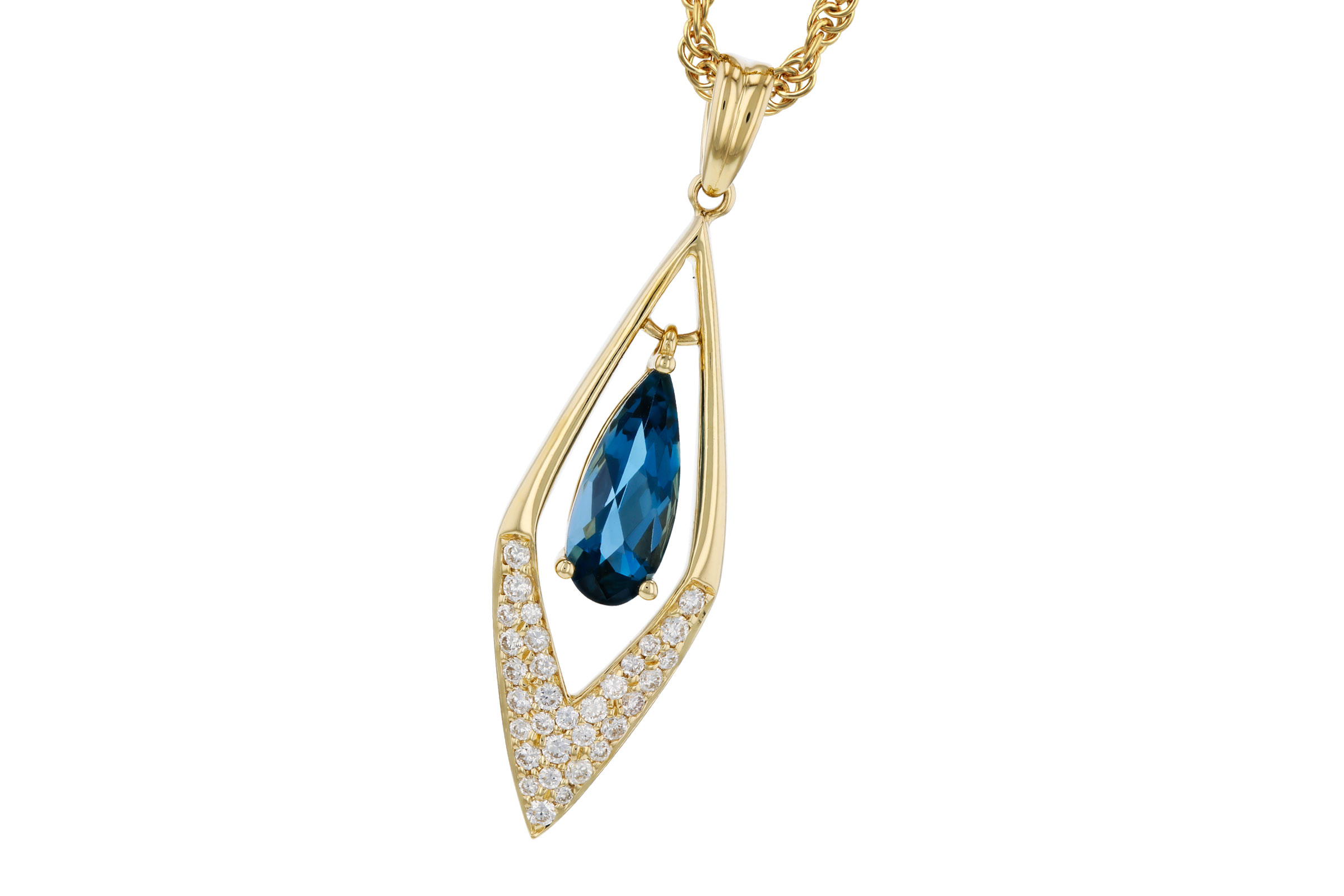 K294-02483: NECK .85 LONDON BLUE TOPAZ 1.02 TGW (10x4MM LBT)